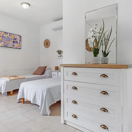 Villa Esmeralda By Abahana Ifach