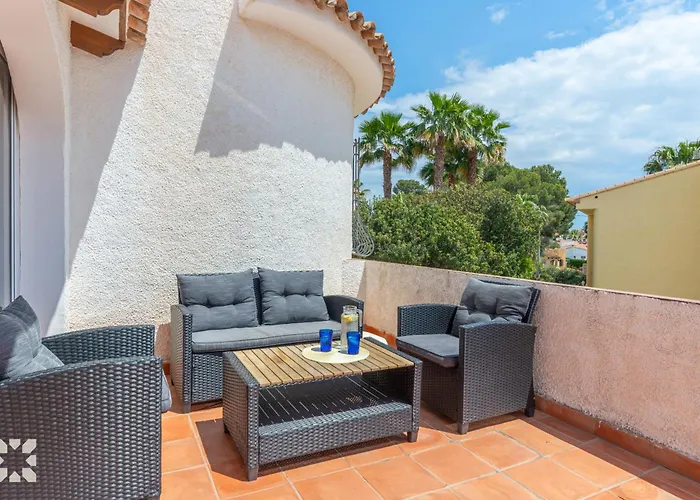 Villa Esmeralda By Abahana